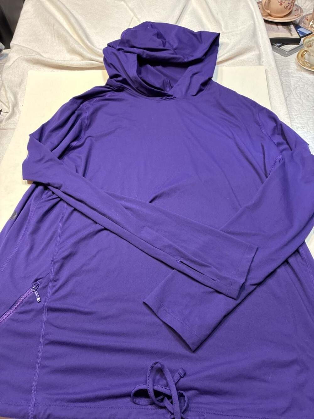 Mountain Hardwear Hoodie Size XL Purple Active Pullover Top